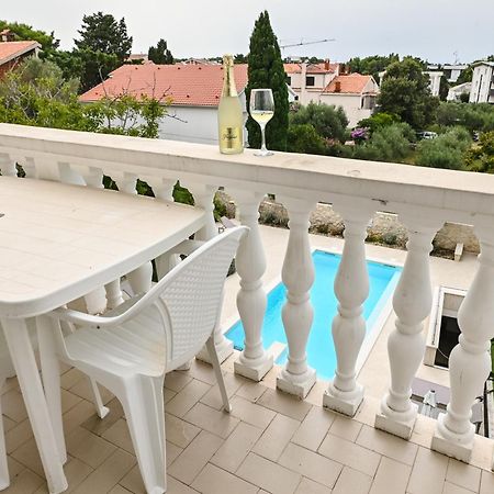 נובליה Seagull Pool Apartments & Studios מראה חיצוני תמונה