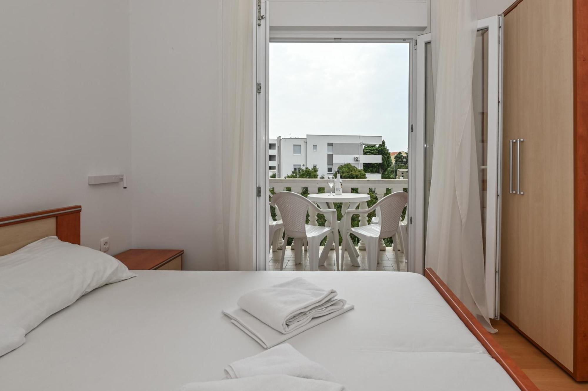 נובליה Seagull Pool Apartments & Studios מראה חיצוני תמונה