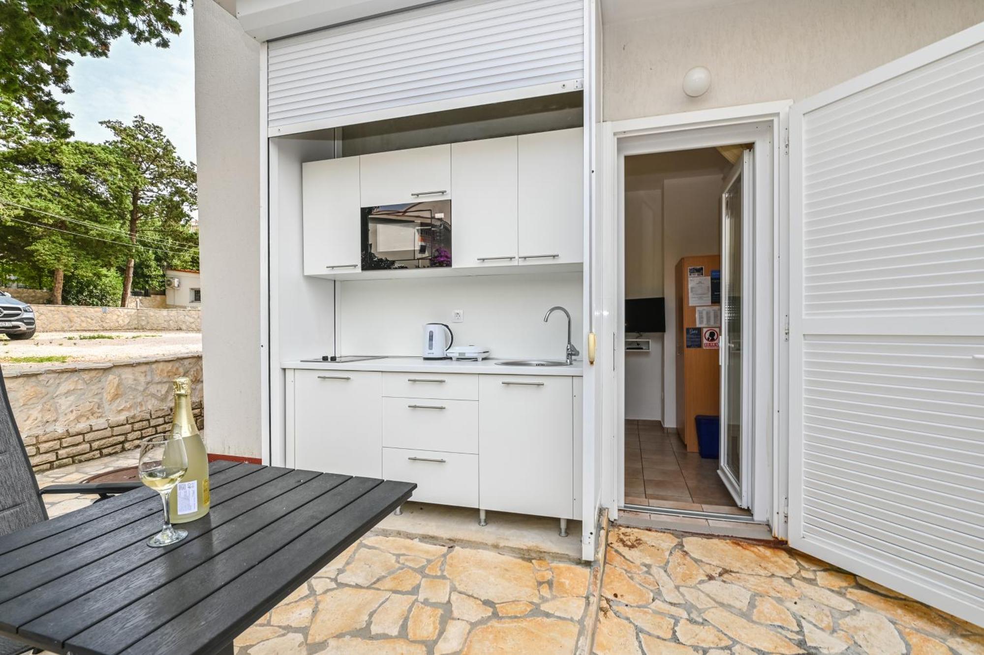 נובליה Seagull Pool Apartments & Studios מראה חיצוני תמונה