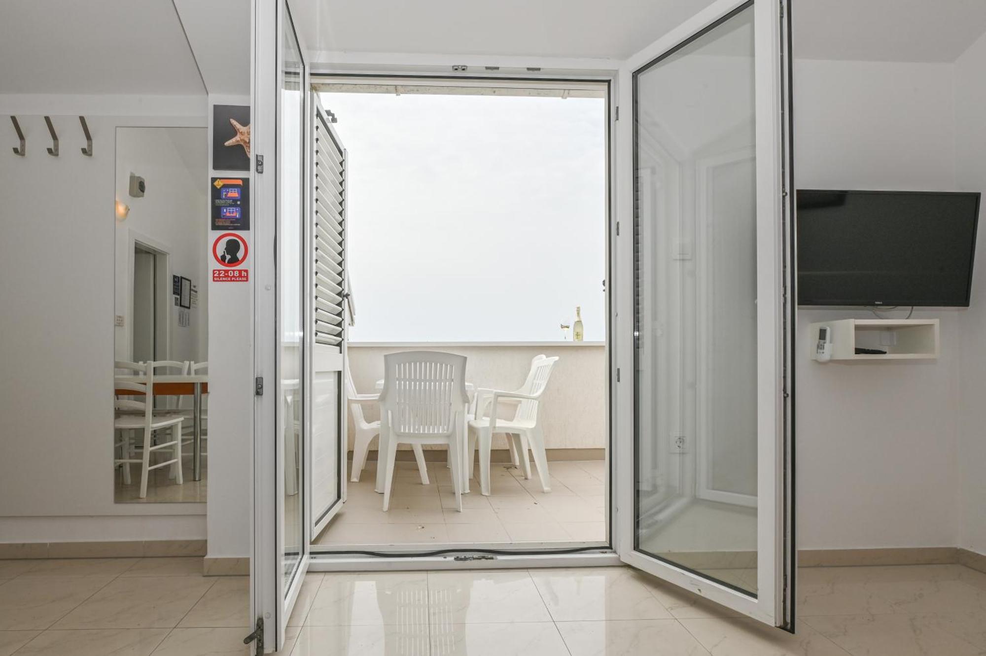 נובליה Seagull Pool Apartments & Studios מראה חיצוני תמונה