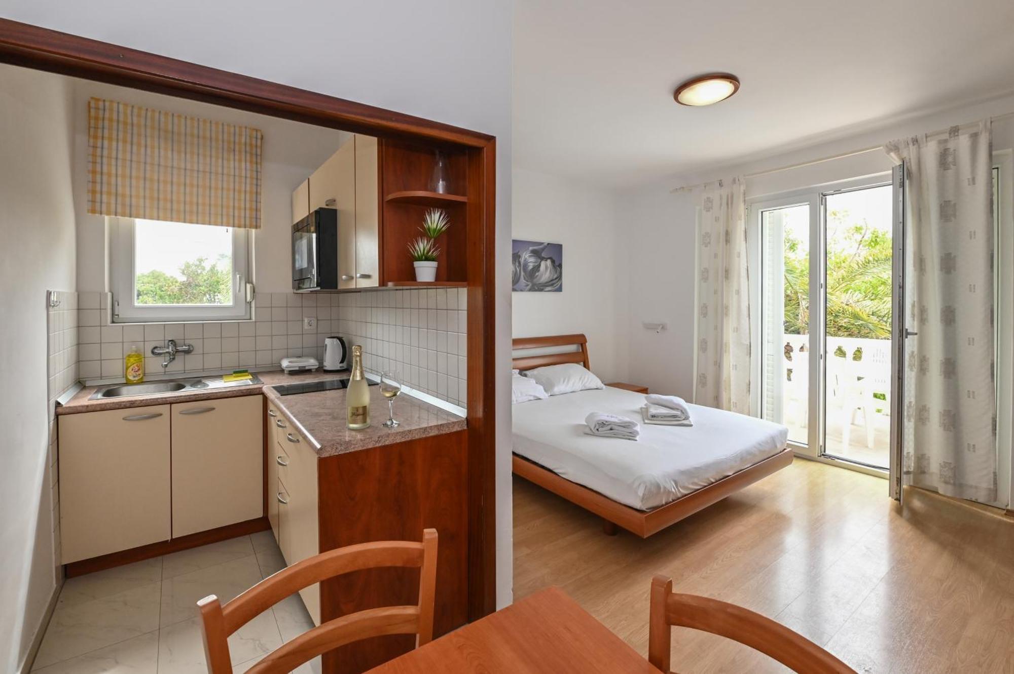נובליה Seagull Pool Apartments & Studios מראה חיצוני תמונה