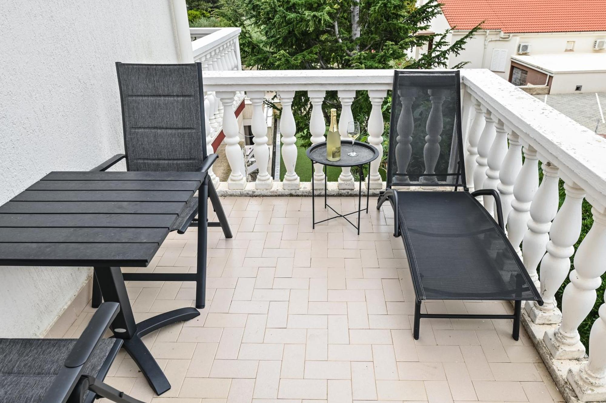 נובליה Seagull Pool Apartments & Studios מראה חיצוני תמונה